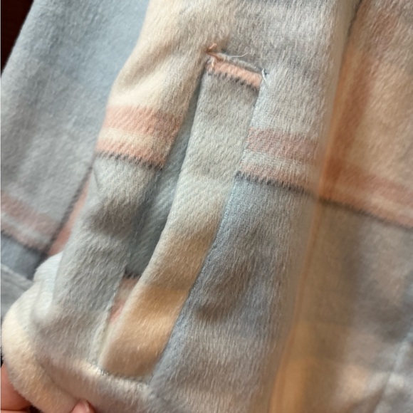 SHACKET - Picture 5 of 9